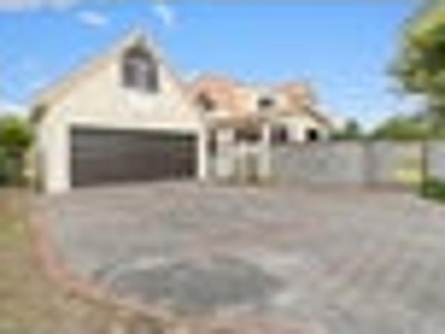 UNIQUE COASTAL PROPERTY WITH GARAGING GALORE