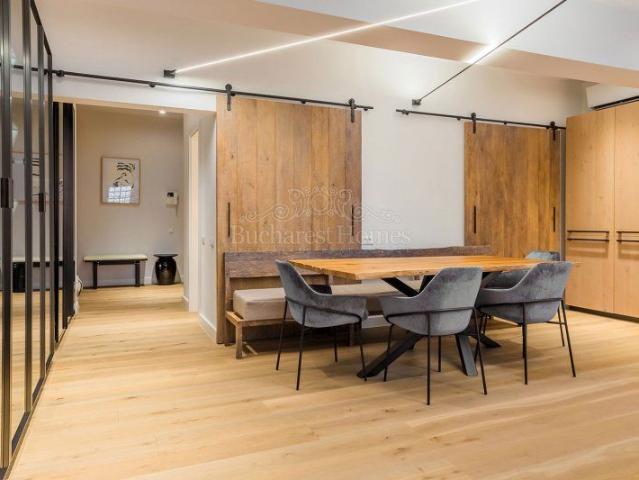 Unique Contemporary Penthouse, 4 Bdrs, Kiseleff