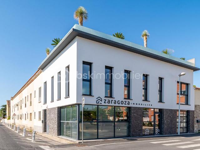 Unique à FRONTIGNAN Local commercial ou professionnel de 100 m2 environ sur axe principal