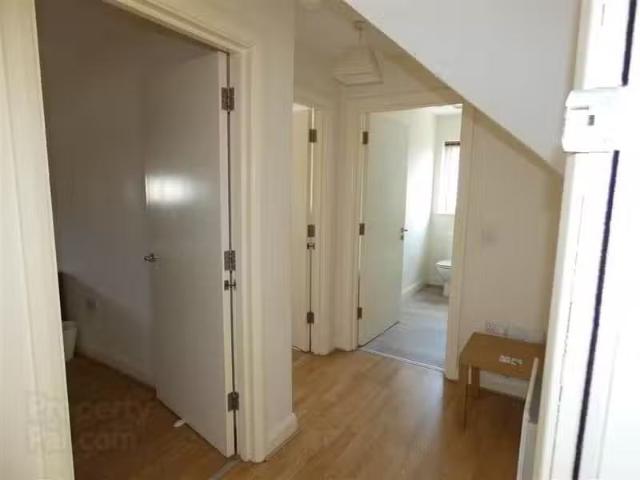 Deal! Apt 11 46, Grace Avenue