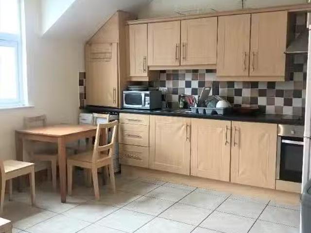 Just in! Apt 3, 40 University Avenue