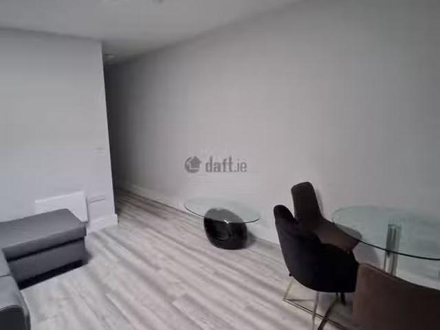 Cozy Apartment 3, The Black Gate Cultural Centre, Woodquay, C.