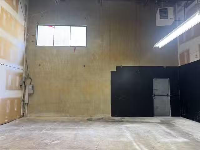 Cheap Industrial for lease in Richmond, Richmond, 180 12851 Cl.