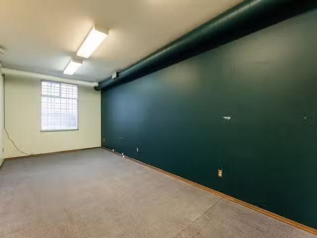 Rental! Office for lease in Langley, Langley, 205 20466 Fraser.