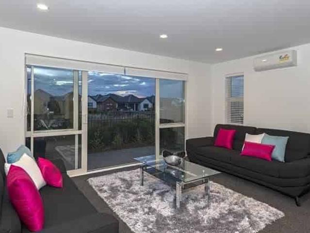 Unique location – built to maximise sun & views