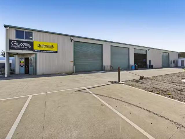 Charming Large commercial workshop Investment First National.