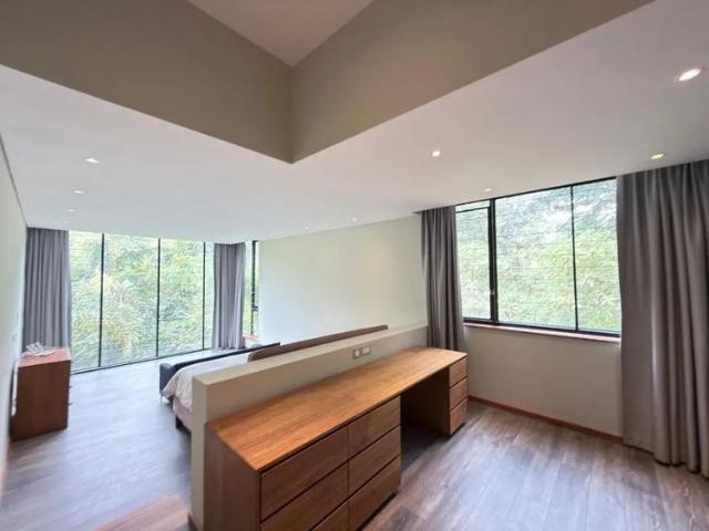 Unique Listings