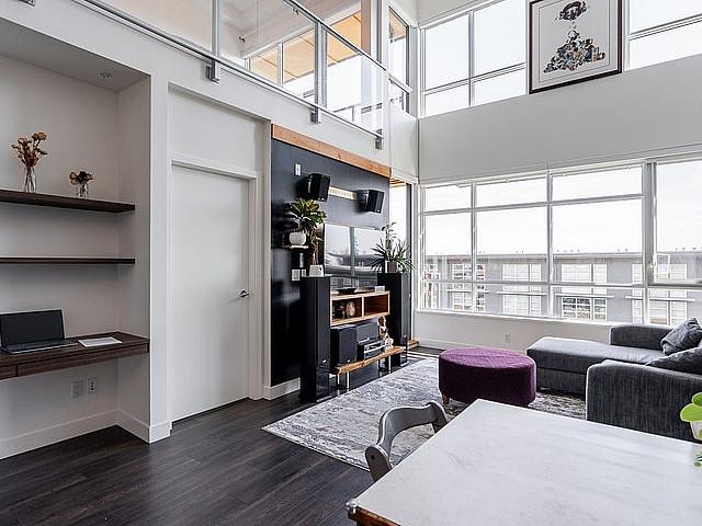 Unique Penthouse Loft With Views On Burnaby Mountain!