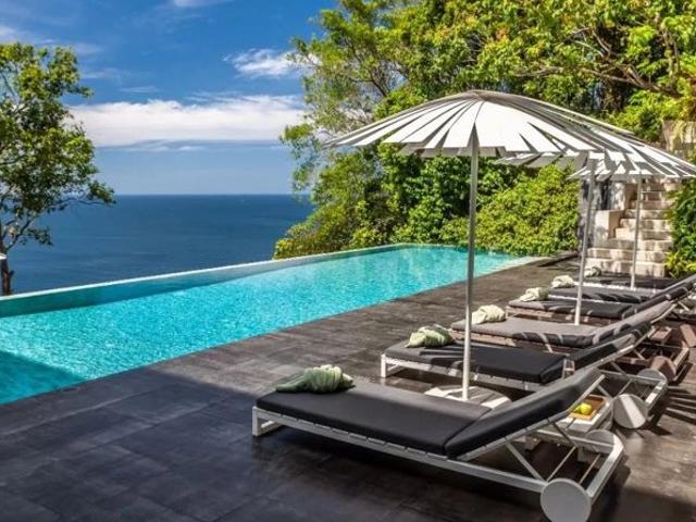 Unique propriété au design moderne avec une vue imprenable sur la mer située à Kamala