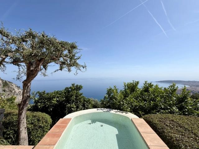 UNIQUE PROPRIÉTÉ 3 CHAMBRES ET VUE PANORAMIQUE MER MAGNIFIQUE