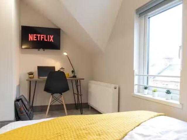 Charming Room 5, 42 Grace Avenue