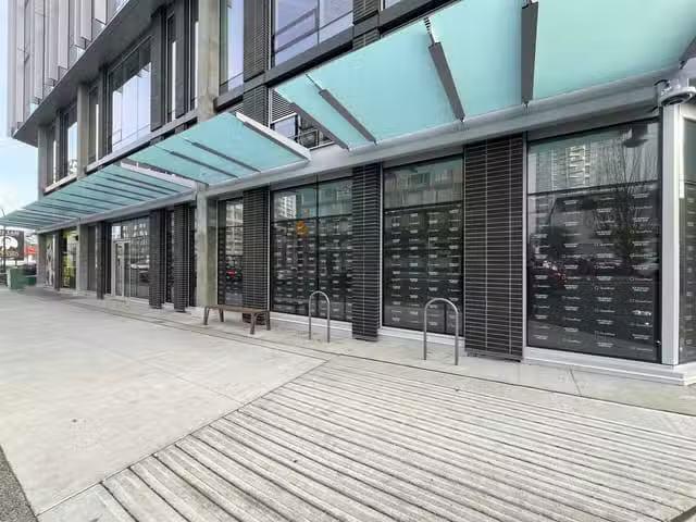 Cozy Retail for lease in Vancouver, Vancouver East, 1712 Main.