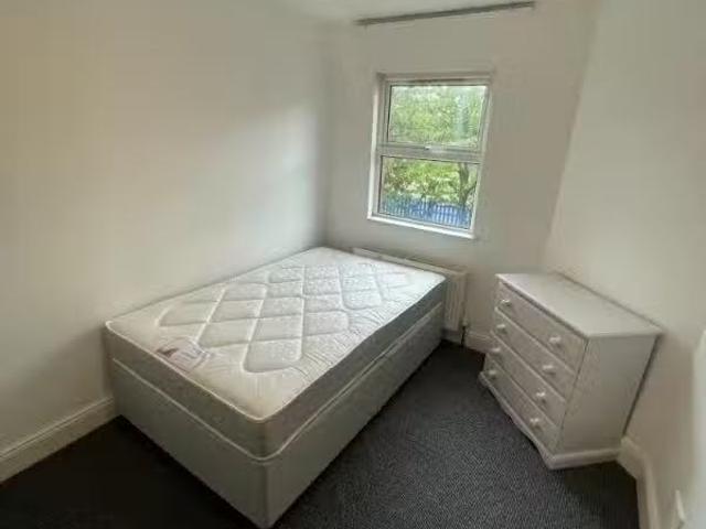Just in! Unit 2, 37 South Parade