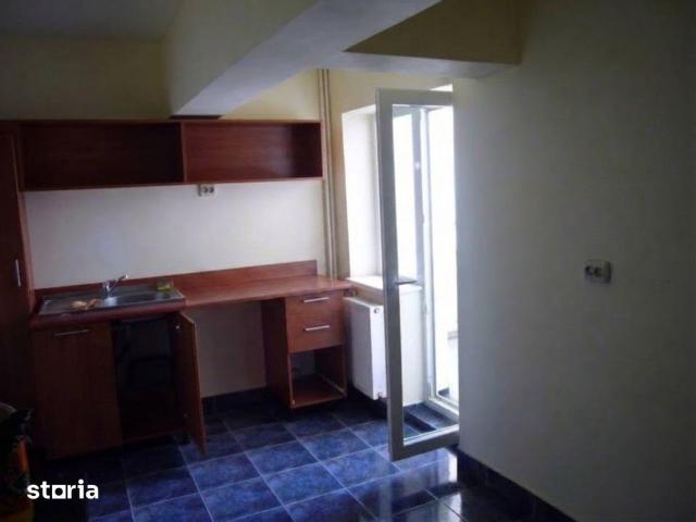 Unirii/ 5 camere/ birouri/ renovat