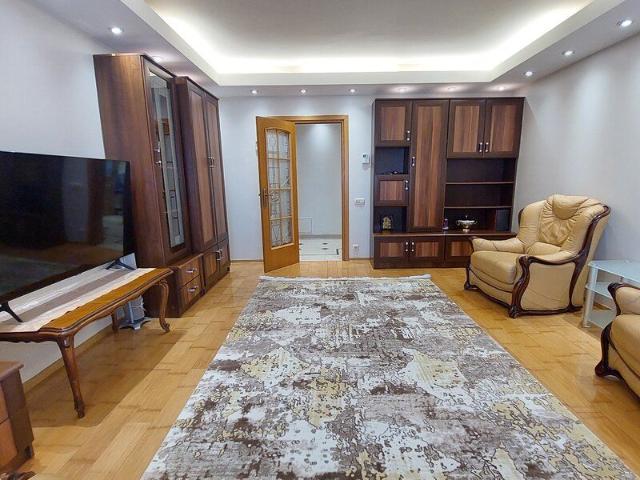Unirii, Bd. Mircea Voda, stradal, decomandat, centrala