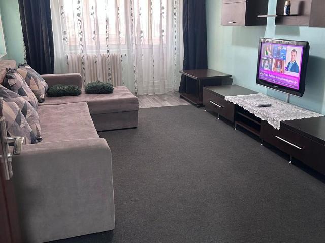 Unirii Bulevard, aproape Rond Alba Iulia ap.2 camere cu loc de parcare