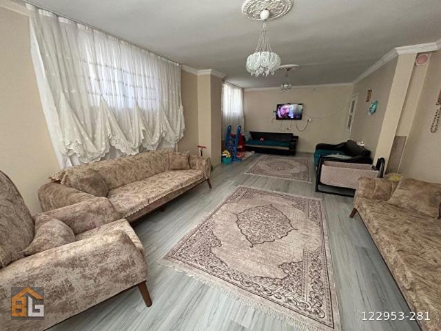 UNKAPANI MAHALLESİNDE 8 YILLIK BİNA GENİŞ 2+1 DAİRE