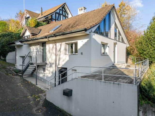 Unkonventionelles, modernes 4 Zimmer Atelierhaus mit 2 Zimmer Einliegerwohnung