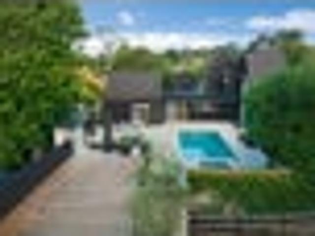 UNSURPASSED LIFESTYLE LOCATION