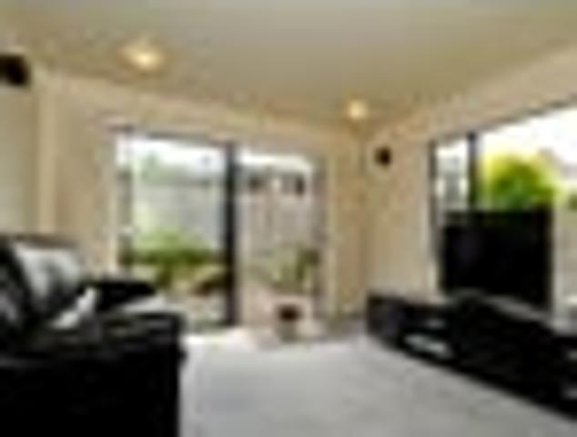 Unsworth Heights, 2 bedrooms, $595 pw