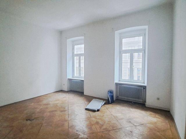 Unsanierte Wohnung mit großem Gestaltungspotenzial in der Leibenfrostgasse