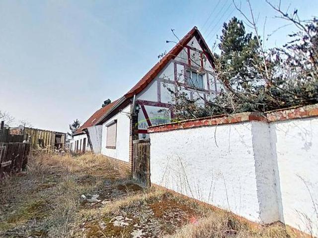 unsaniertes Eiinfamilienhaus mit viel Nebengelass für 1 2 Familien mitten in Wellaune