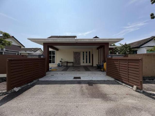 Untuk Dijual Banglo Setingkat Taman Rupawan Indah