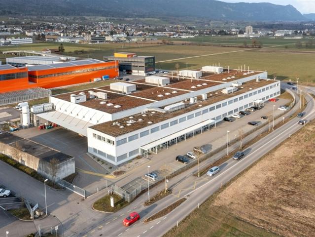Unterteilbare 10m hohe, LKW befahrbare 10'000 m² Industriehalle mit 8t Kränen und hoher Bodenlast