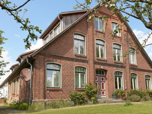 Unwiderstehlich & unverwechselbar: Moderner Resthof in attraktiver Lage