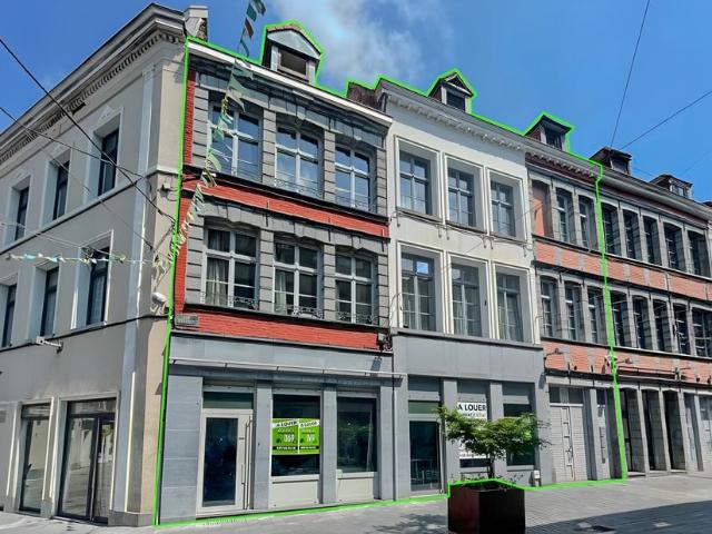 Usage mixte à vendre pour 429000 euro avec 7 chambres à coucher
