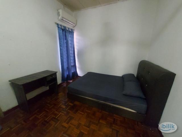 USJ27 near One City, Main Place, Room for rent in landed house, FF