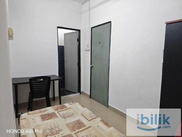 USJ2 house quiet, next to playground – own bath, furnished room posted by owner