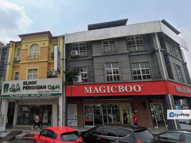 USJ 10