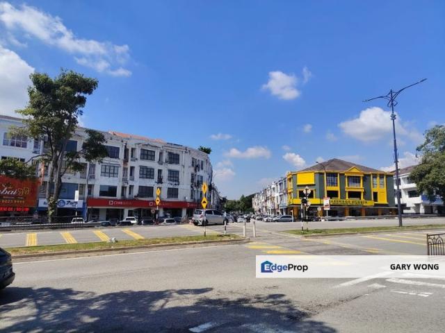 USJ 10