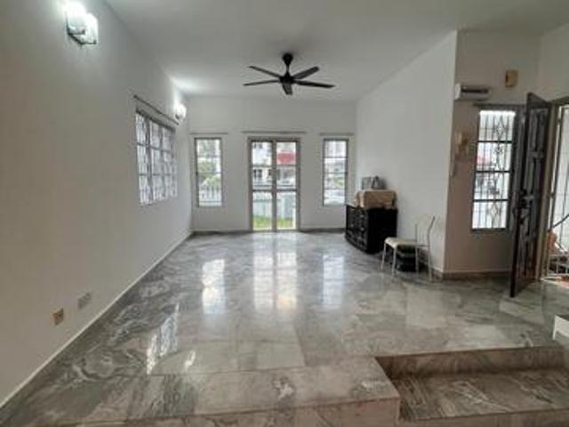 Usj 11 endlot double storey house for rent
