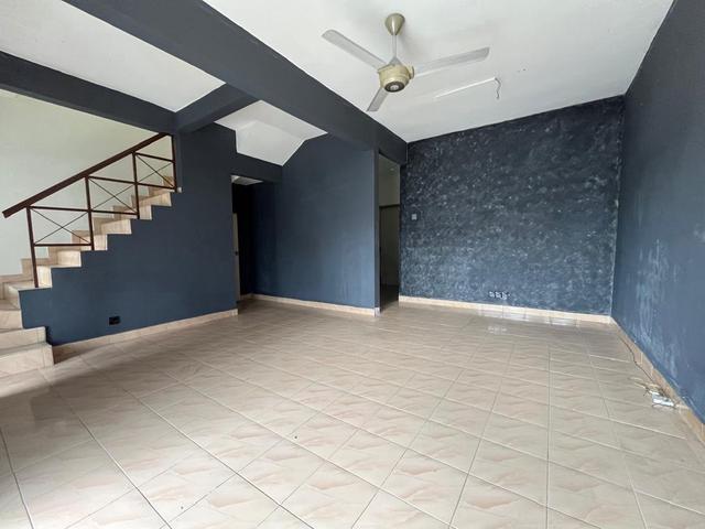 USJ 12 20x60 sqft 2 Storey House Below Market Price Taipan Subang