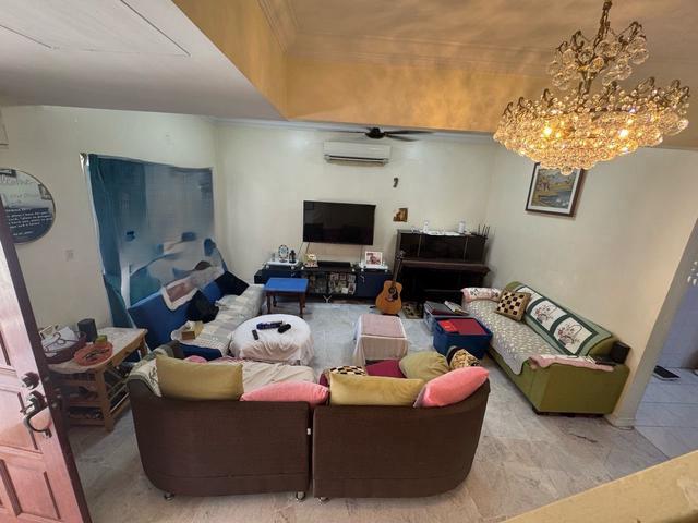 USJ 13 double storey freehold walk to LRT subang jaya
