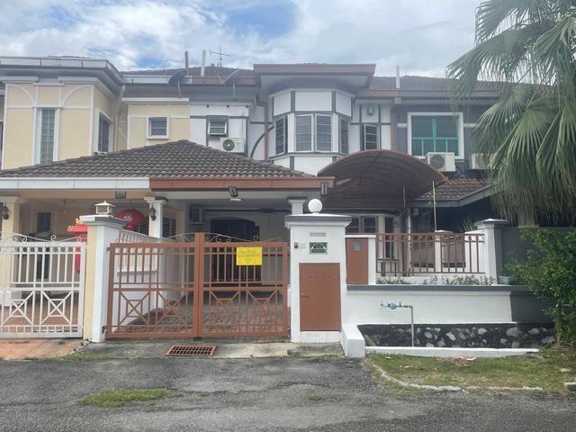 Usj 16 gated and guarded double storey house