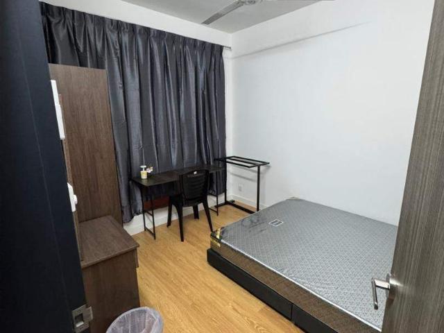 USJ 1 MIDDLE ROOM FOR RENT FEMALE UNIT