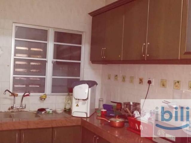 Usj 23 subang jaya medium room to let
