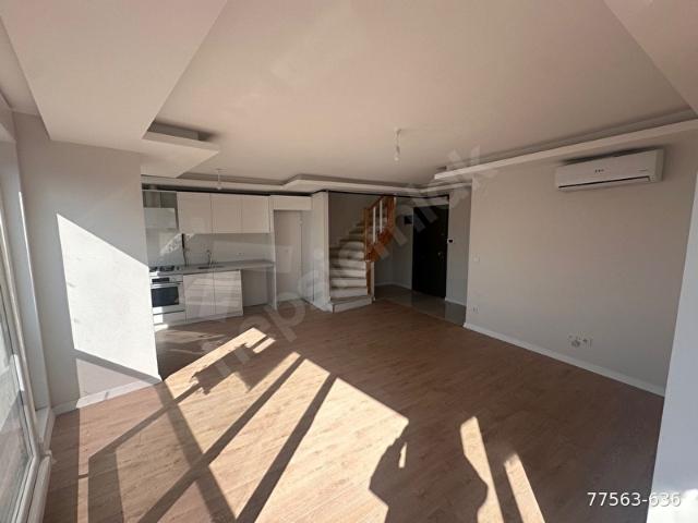 Üsküdar Merkezde Boğaz Manzaralı 3+2 Sıfır Satılık Dubleks Daire