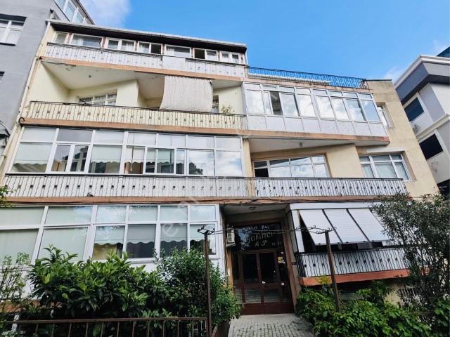 Üsküdar Aziz Mahmut Hüdayi Mahallesi’nde Satılık 2+1 Daire