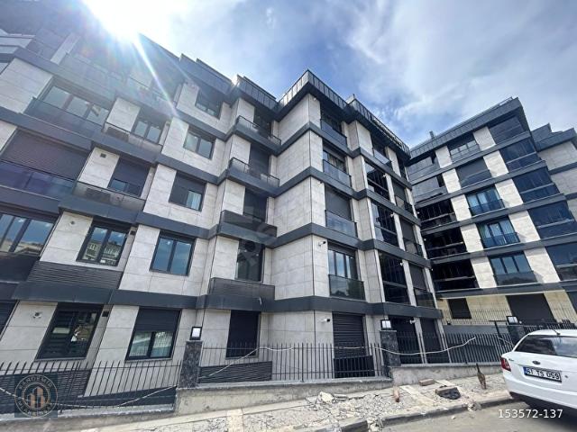 ÜSKÜDAR ALTUNİZADE SİTE BAHÇE KATI 2+1 NET 75 M2 SATILIK DAİRE