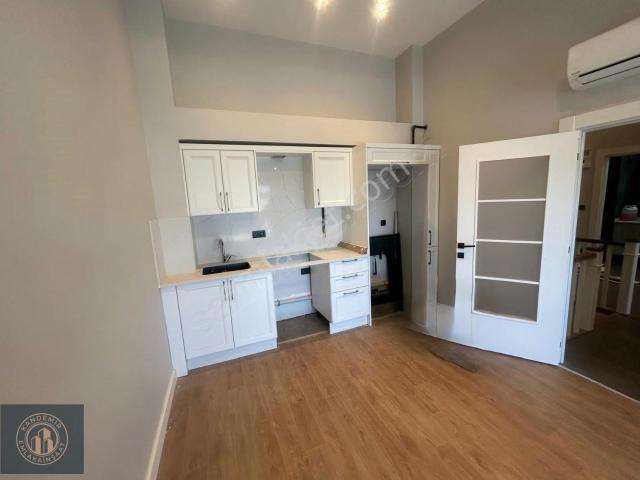 Üsküdar Altunizade 3+2 Site İçerisinde Dubleks Satılık Daire