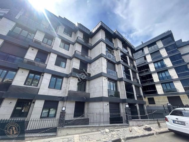 Üsküdar Altunizade Site Ebeveyn Banyolu 2+1 Net 86 M2 Satılık