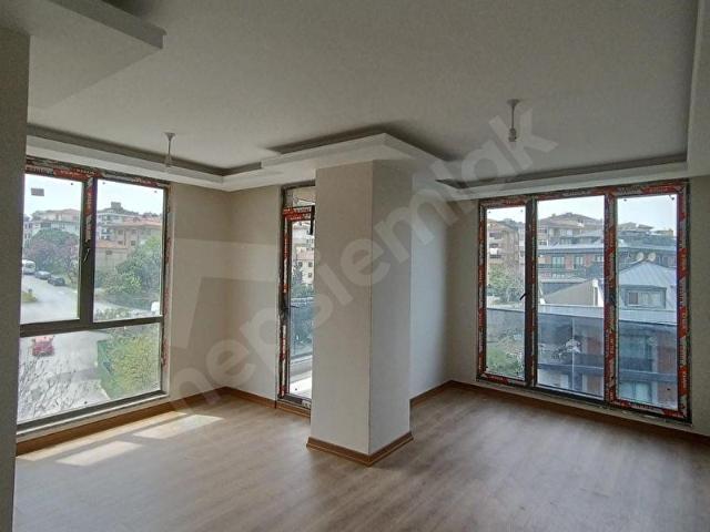 ÜSKÜDAR BAHÇELIEVLER'DE SATILIK 3+1 DAIRE