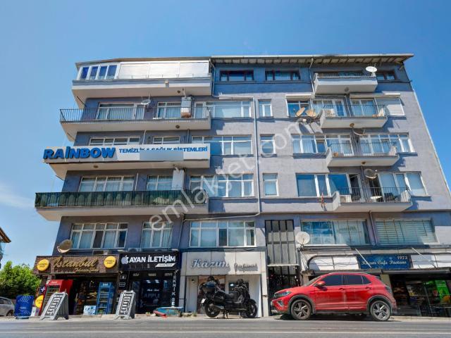 Üsküdar Beylerbeyi 'nde Cadde Üzeri Eşyalı Kiralık Ofis Katı