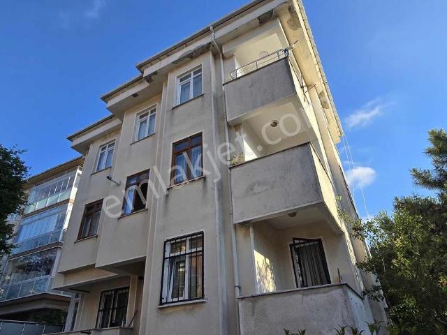 Üsküdar Caddesine Adım Mesafede Satılık Arakat Daire