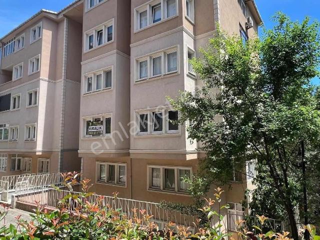 Üsküdar Çengelköy Ata 2 Sitesinde 140m2 Daire
