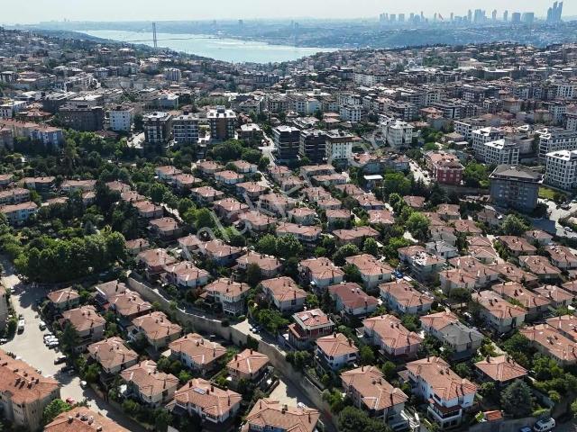 Üsküdar Çengelköy Ata 2 Sitesinde 300 M2 Boş Tripleks Villa